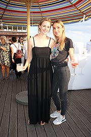 buffet Kull bar Rooftop Pop Up auf zwei Ebenen vom 01.-17.08.2019 auf der Hoch5 Dachterrasse am Ostbahnhof (©Foto. Martin Schmitz)